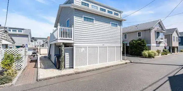 Image 3: 3-web-or-mls-DSC09506