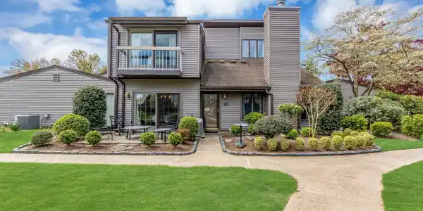 14 Eastport Court