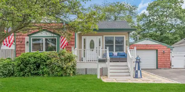 22 Franklin Avenue