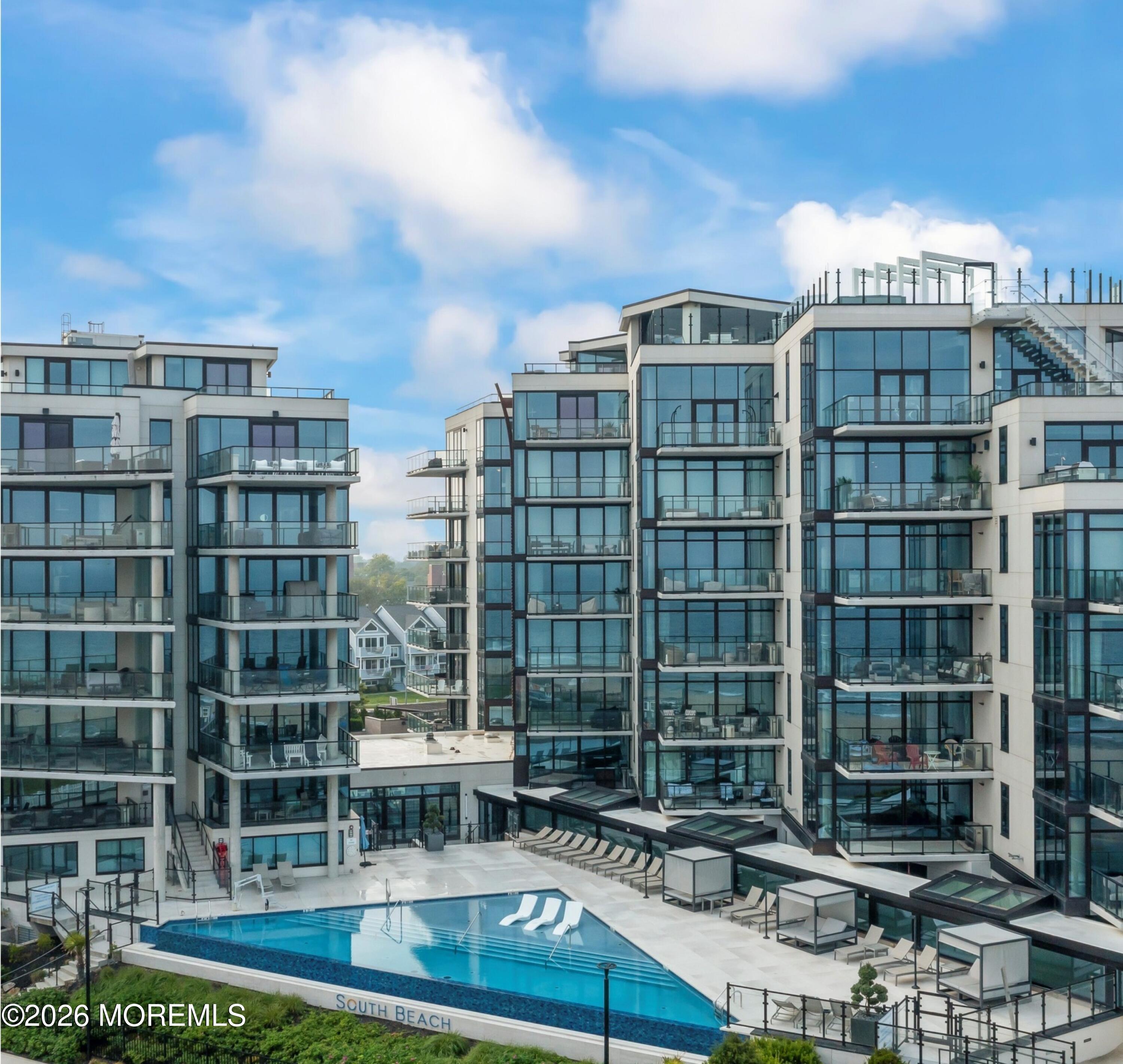 Image 3: Back of South Beach