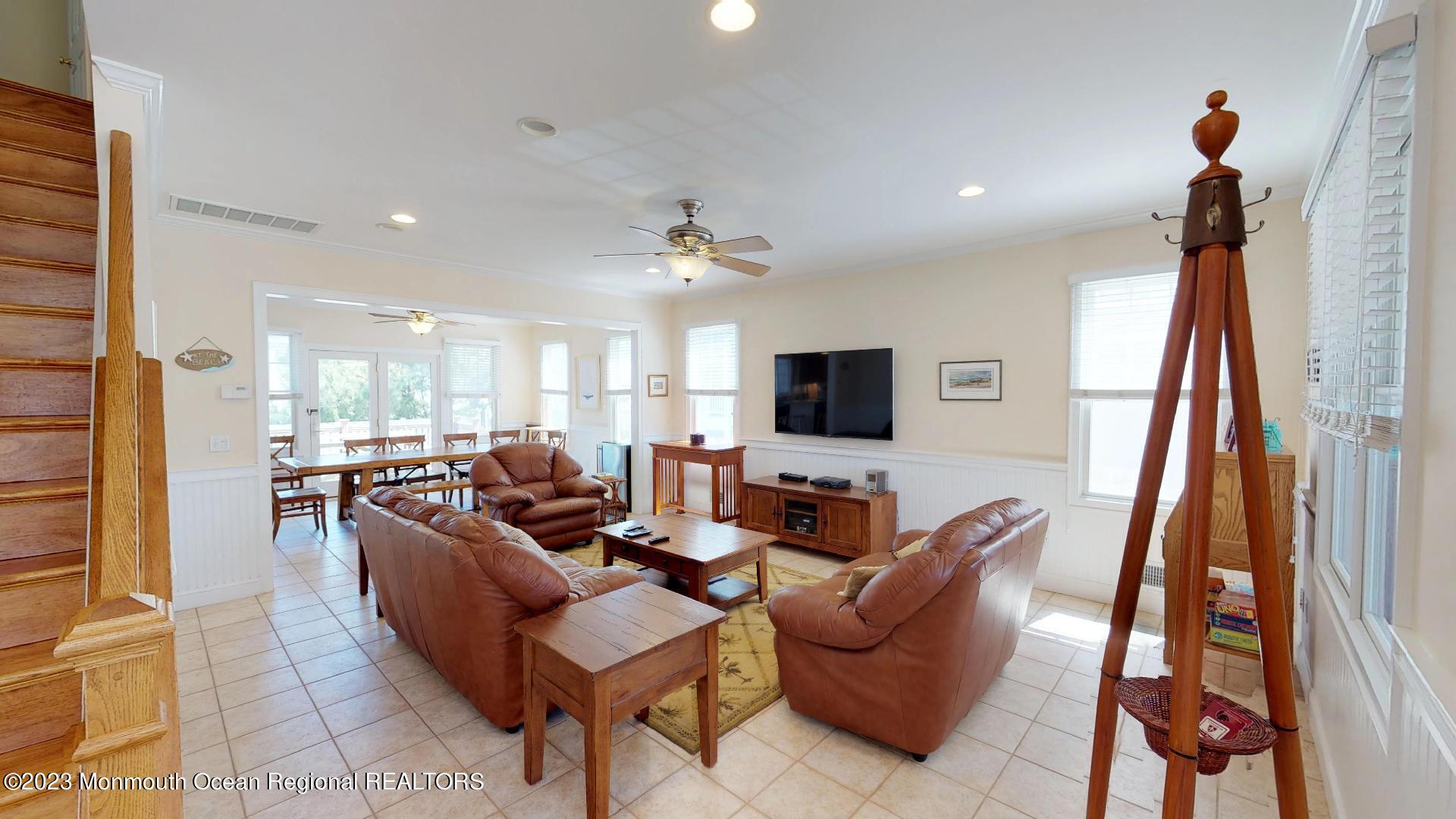 Image 2: Living Room