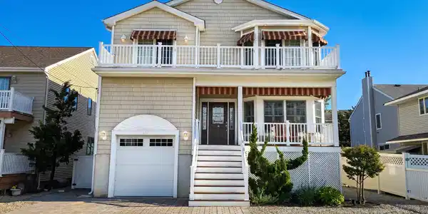 120 Bond Avenue