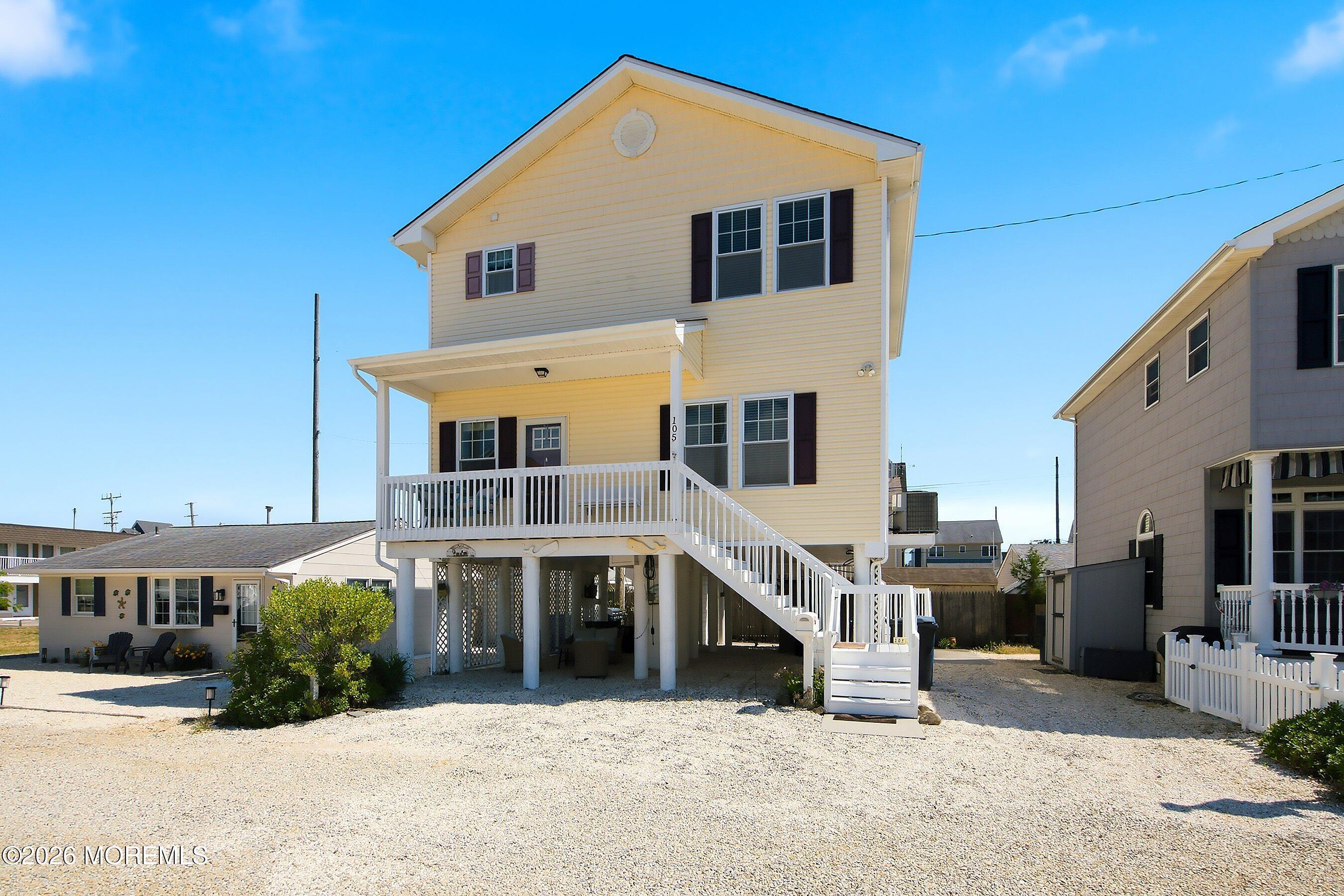 Image 2: 105 Albacore Dr