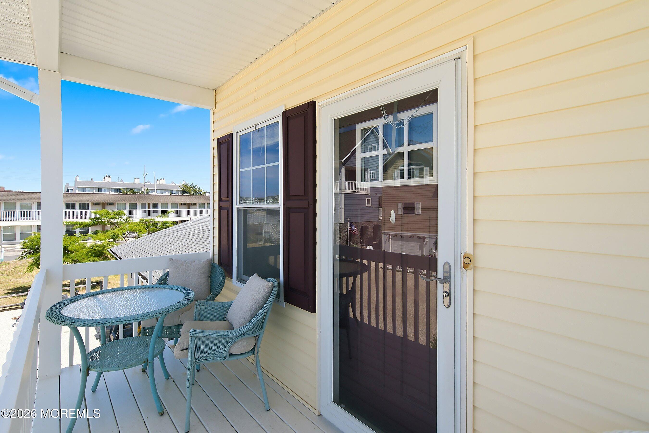 Image 3: 105 Albacore Dr