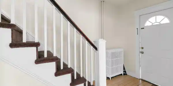 Image 3: Foyer