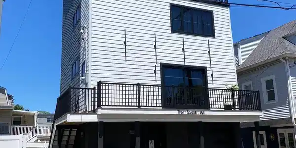 Image 4: Roof Top Deck Views