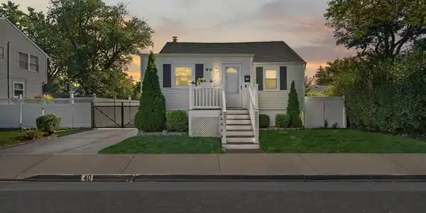 40 Bay Avenue