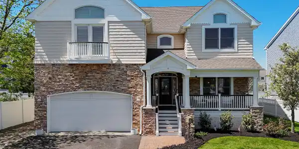 4 Sydney Place