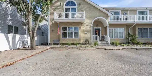 803 Grand Central Avenue Unit P