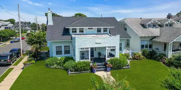 218 4th Avenue