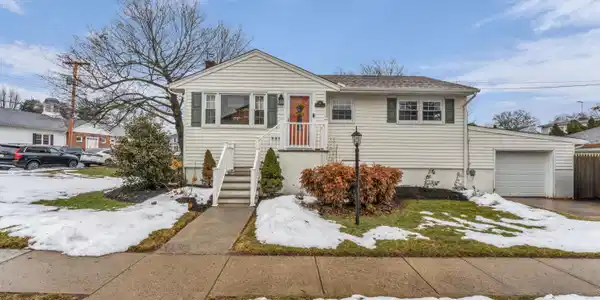 75 Carpenter Street