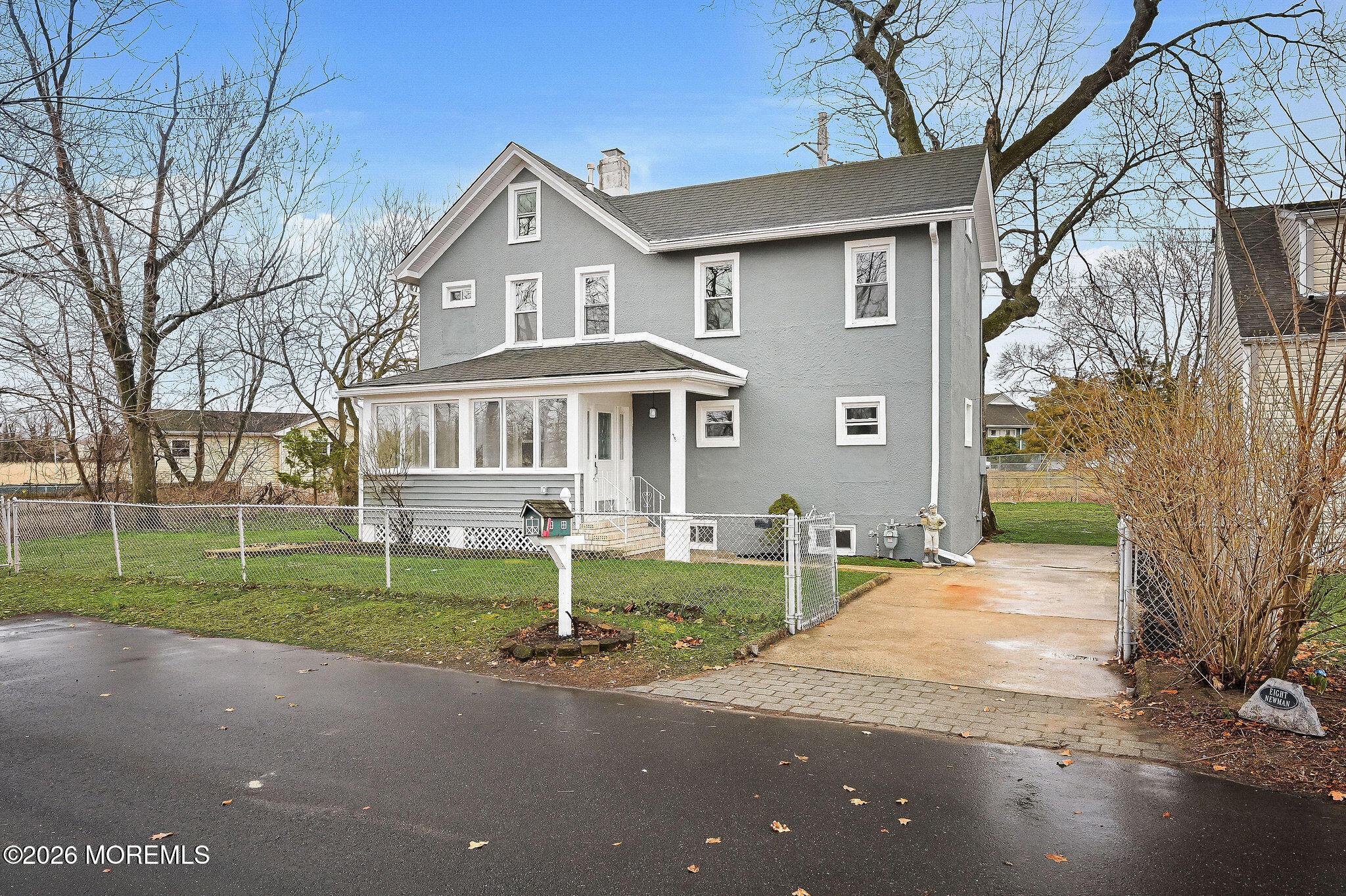 Image 1: 8_newman_st_001