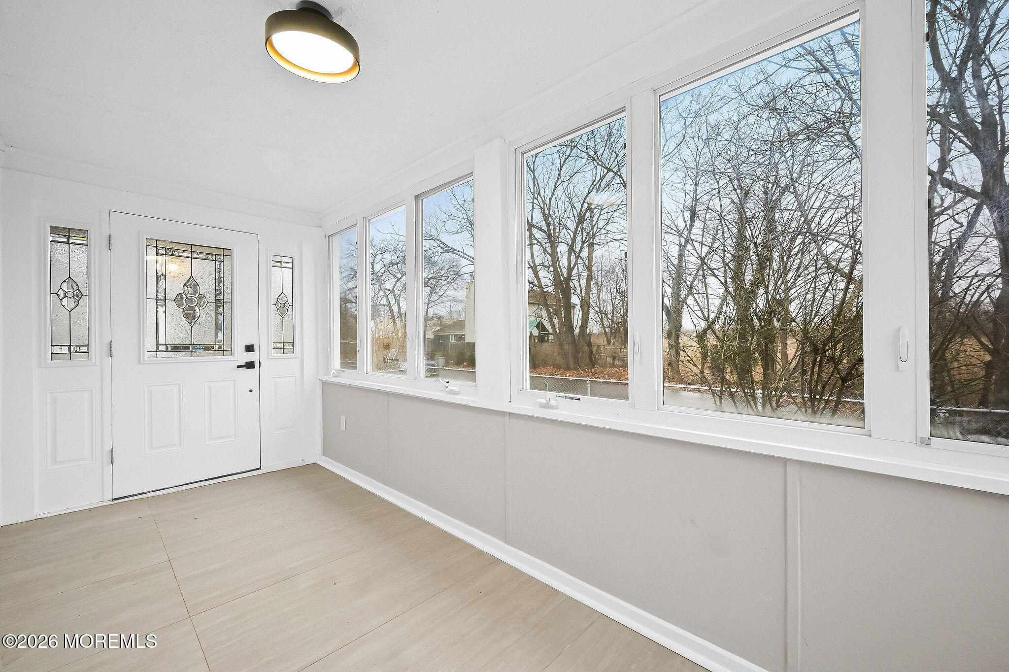 Image 4: 8_newman_st_004