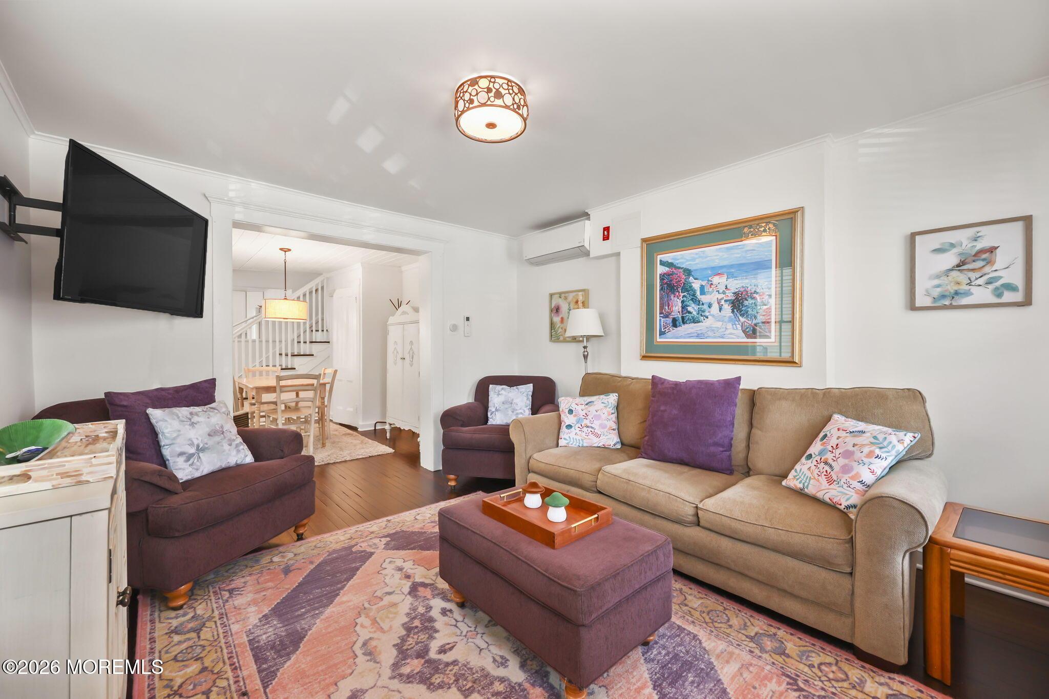 Image 4: 23-web-or-mls-LPM_4184