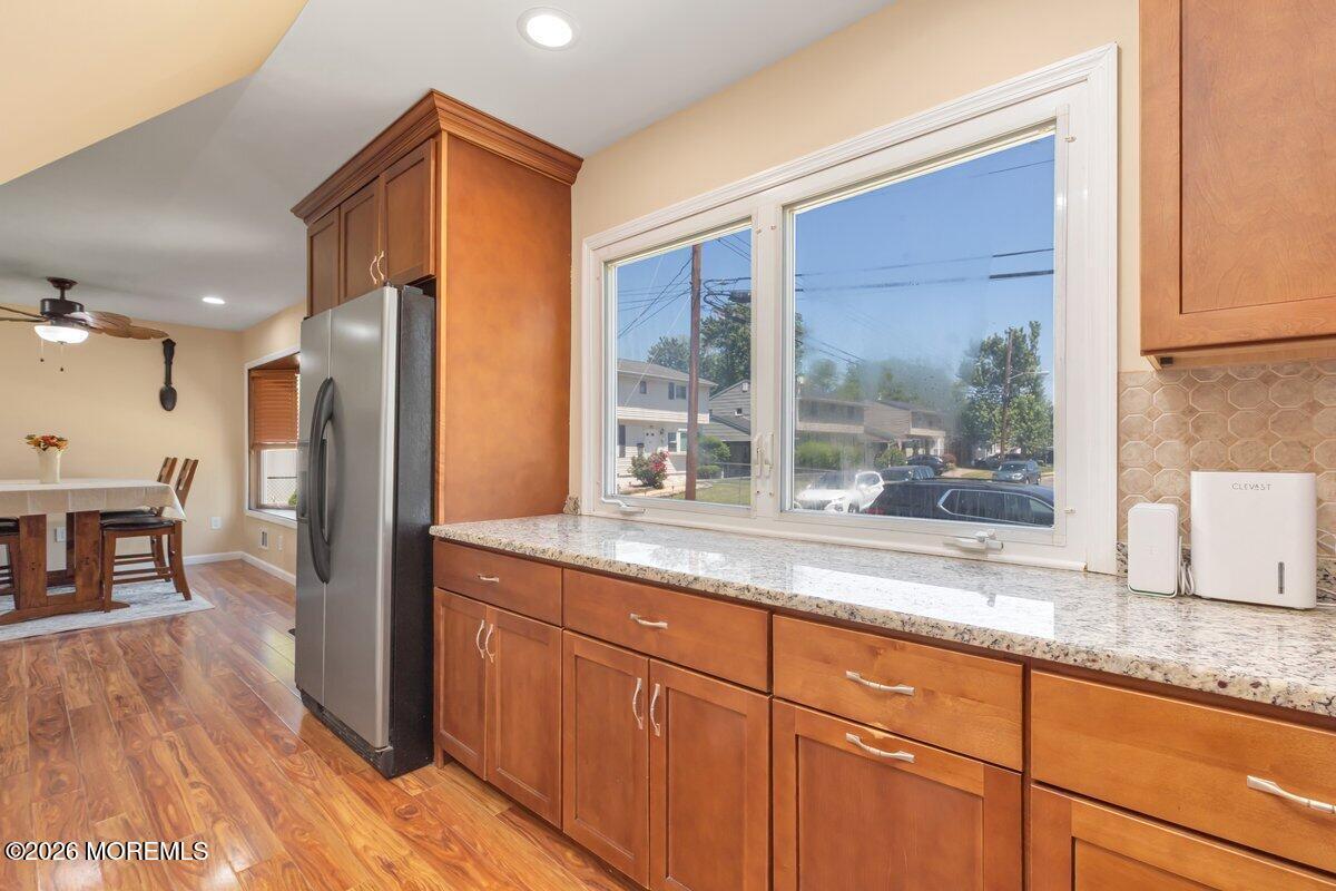 Image 3: Kitchen