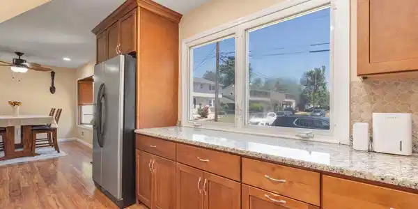 Image 3: Kitchen