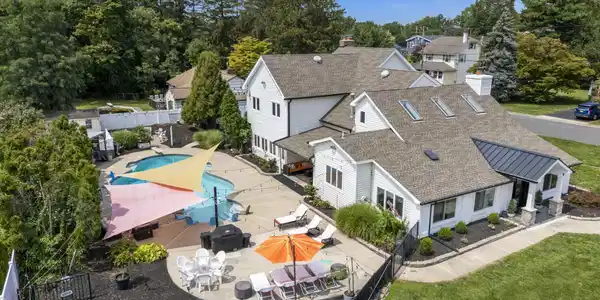 Image 2: 82 Highland Avenue