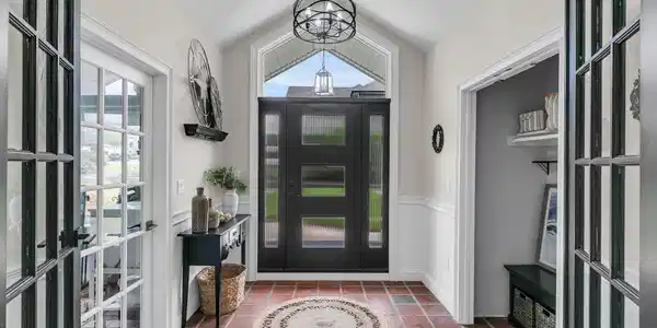 Image 3: Entryway