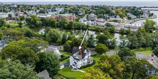 Image 2: 139-web-or-mls-DJI_20260903180436_0046_D