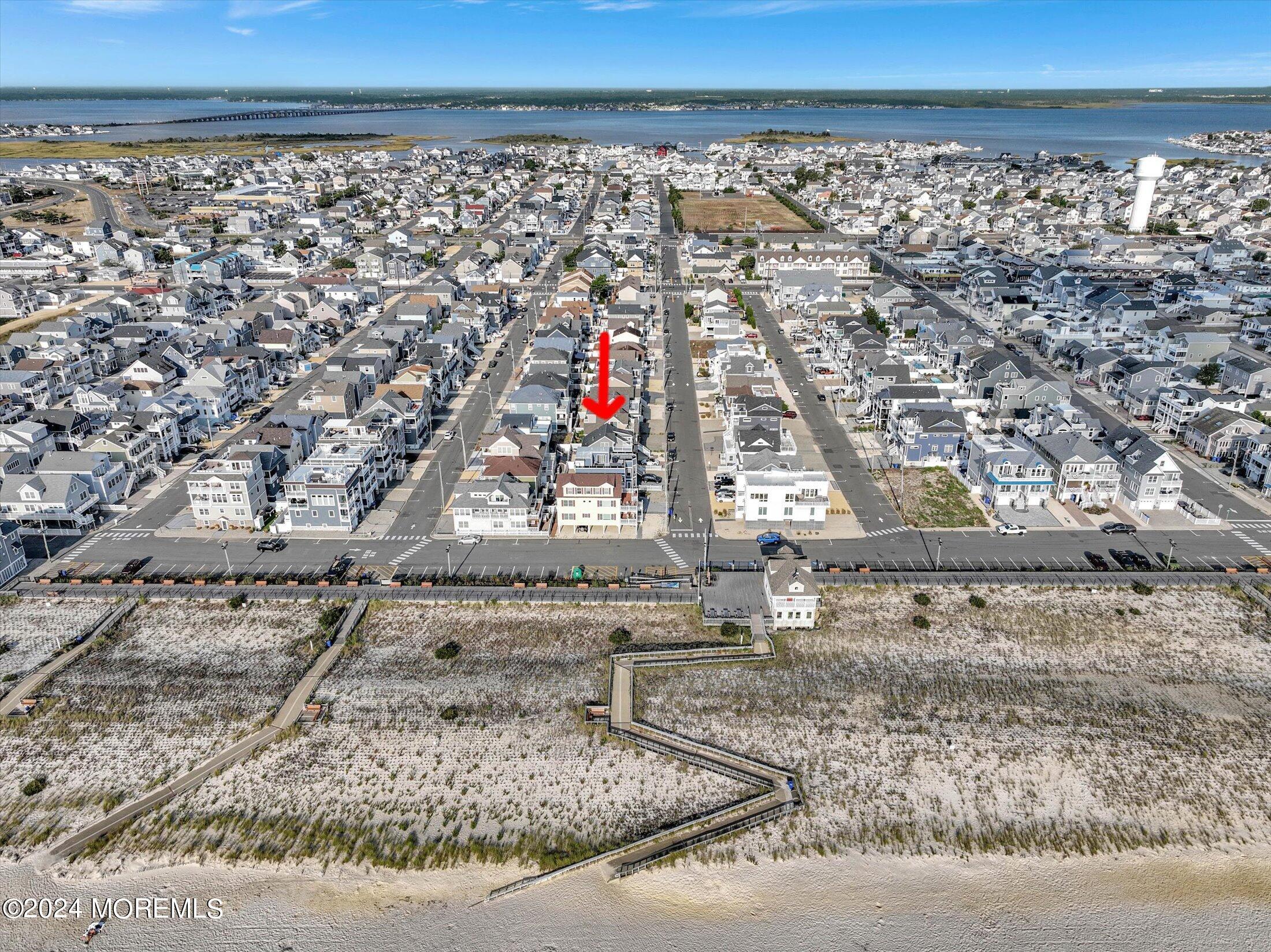 Image 4: 46-Aerial