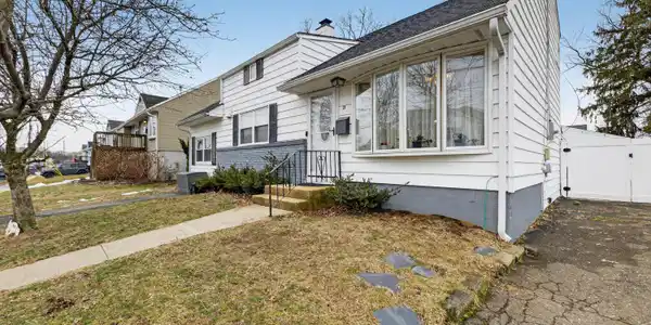 21 Anderson Street