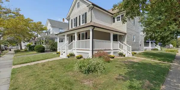Image 2: 03-Image-3front of house
