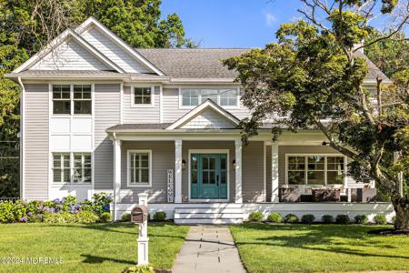 34 Hendrickson Place