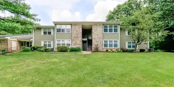 8 Arrowwood Court