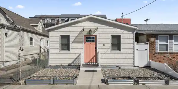 24 Highland Avenue