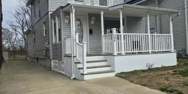 194 River Street