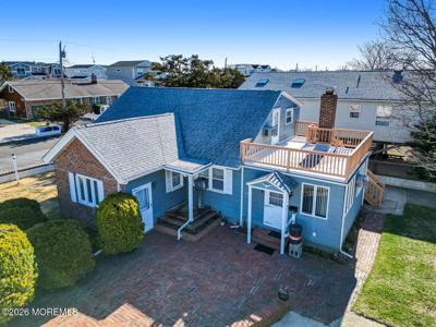 346 W 7th Street