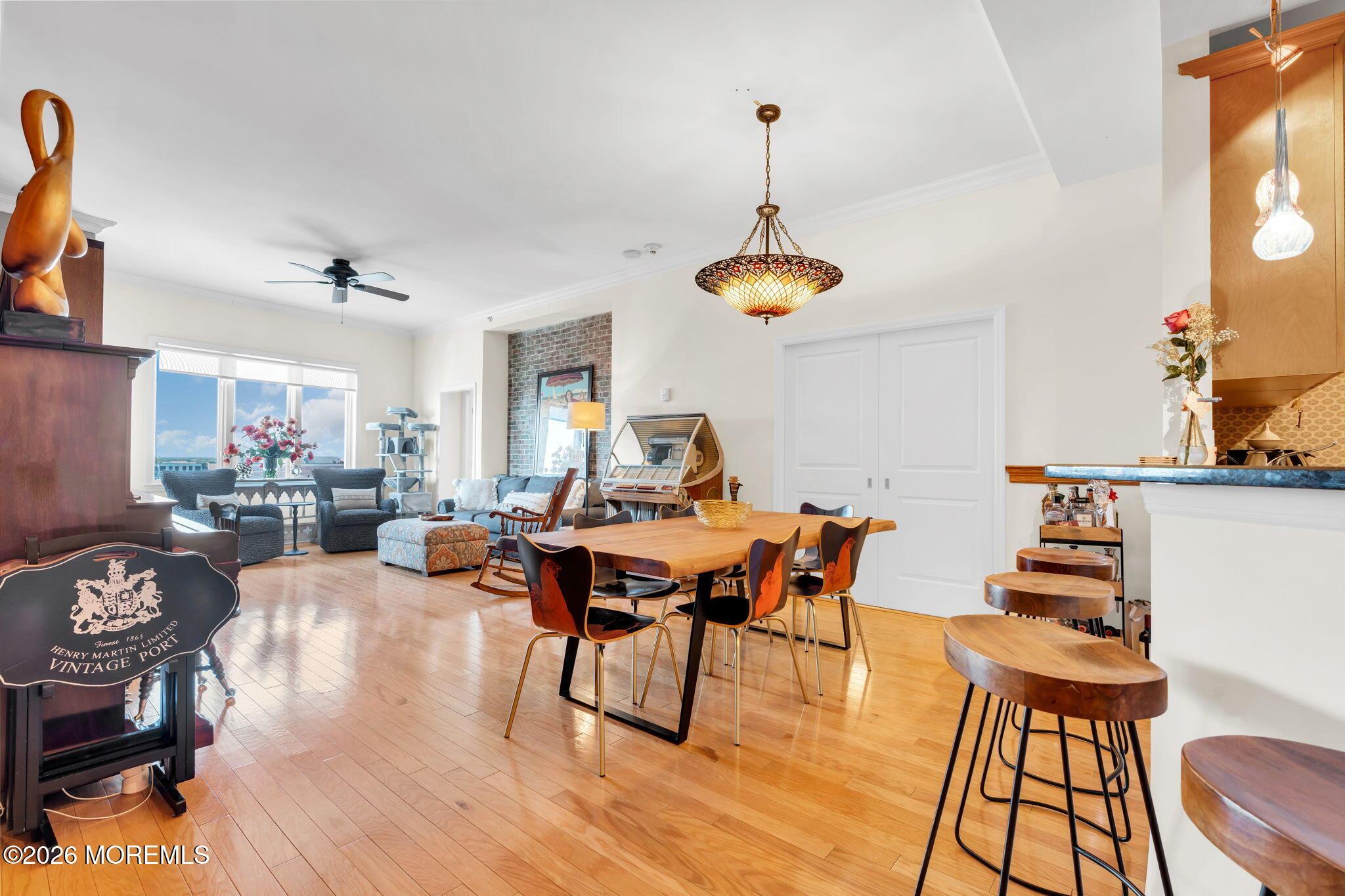 Image 3: 10-web-or-mls-DSC07717