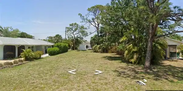 693 91st N