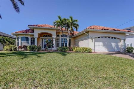 330 SW 33rd AVE
