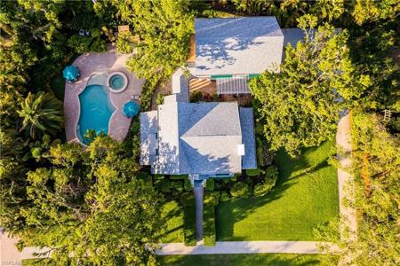 1427 El Prado