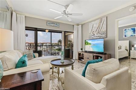 801 River Point