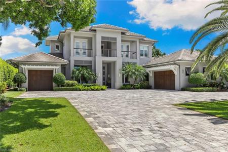 745 Riviera DR