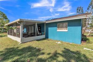 1812 Coral Point