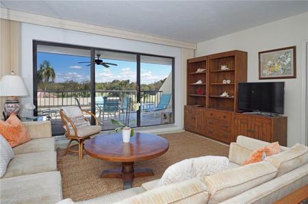 6300 Pelican Bay