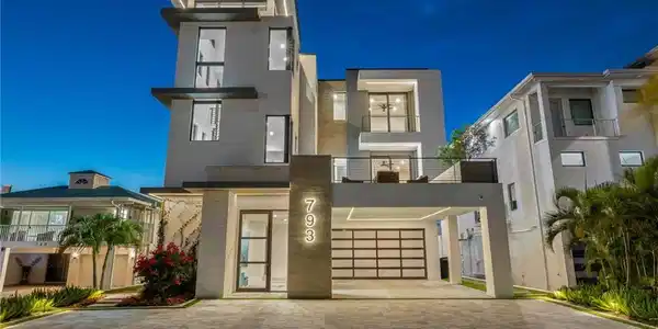 793 San Carlos DR