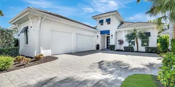 3164 Capistrano LN