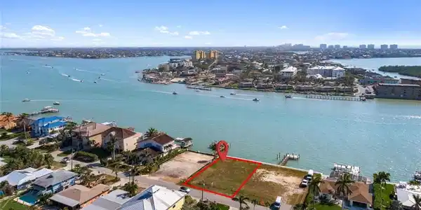 10 Pelican ST E