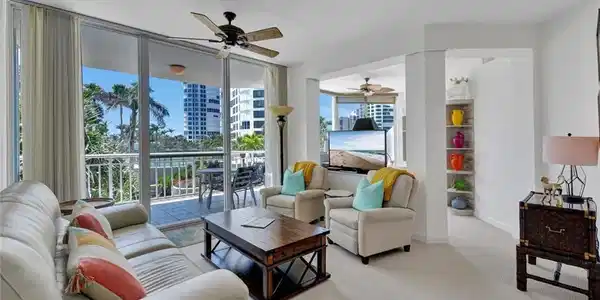 4255 Gulf Shore N