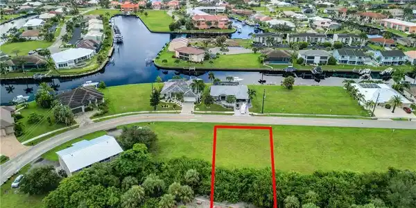 2829 Magdalina DR