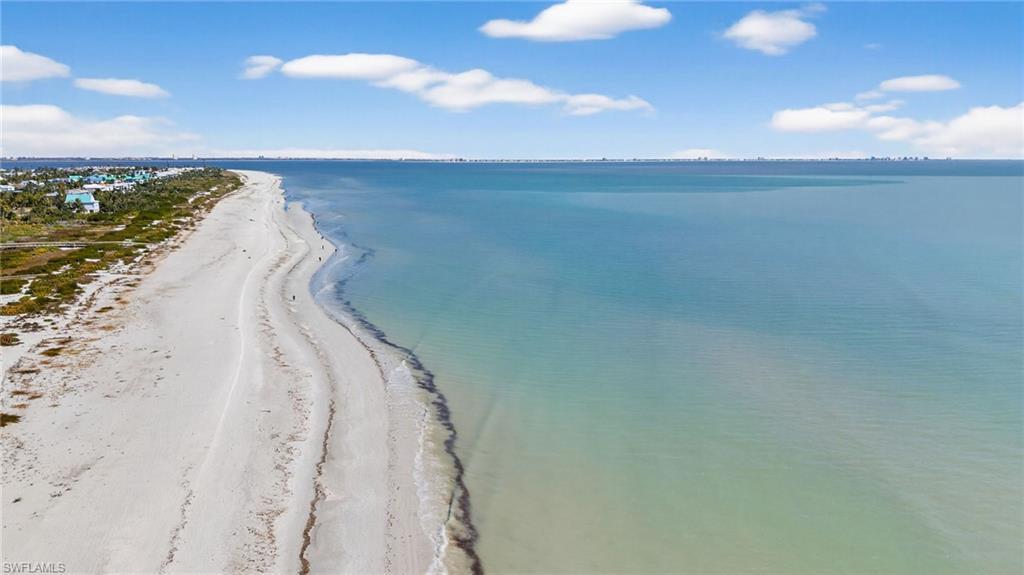 Image 3: Miles of beach