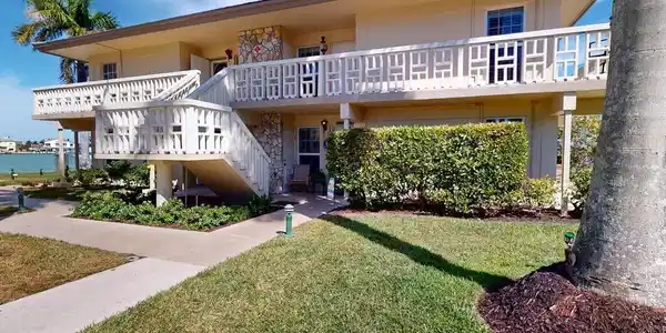 1215 Edington PL