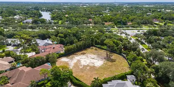 Image 4: 1-Acre cleared lot in south Pelican Bay