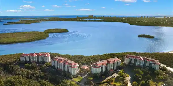 201 Vintage Bay DR