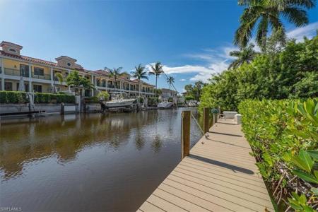 1125 Little Neck CT