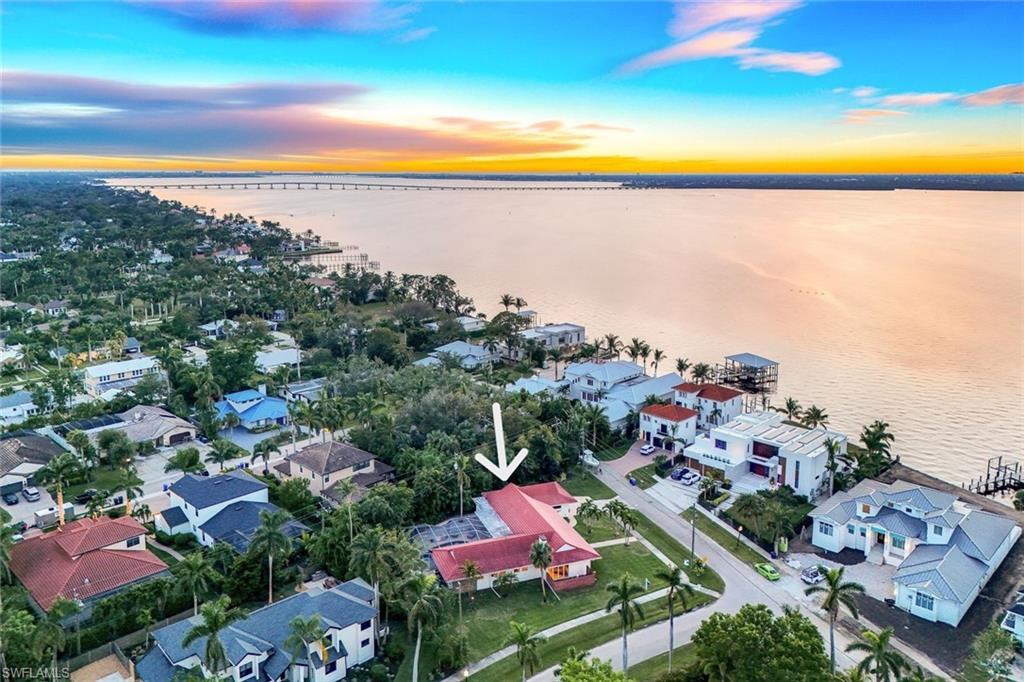 Image 4: Desirable Neighborhood with a Riverfront park steps away for gorgeous sunsets